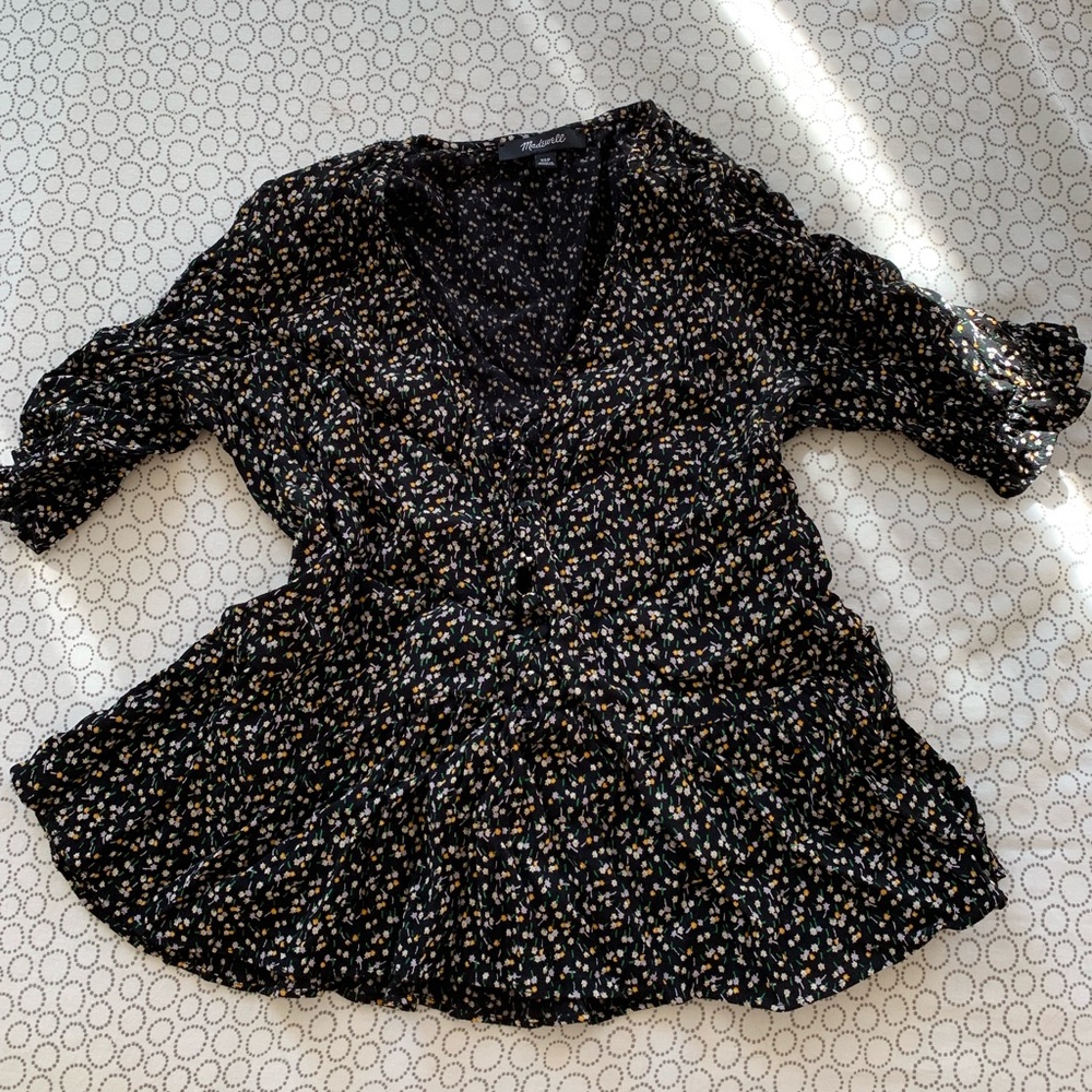 Madewell Courtyard Posies Ruffle Hem Top